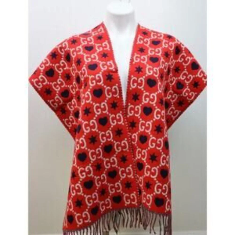 NWT Authentic Gucci GG Hearts Scarf in Red